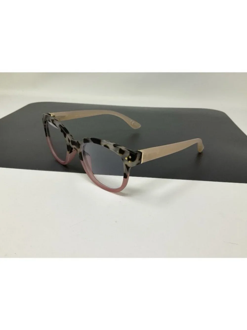 Peepers frame very